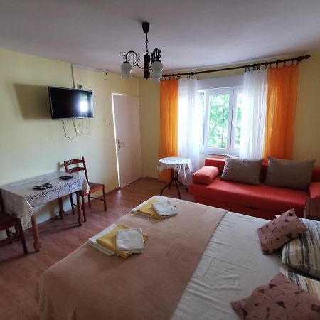 Studio Apartments Jasminka Selce Luaran gambar