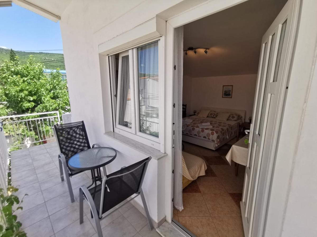 Studio Apartments Jasminka Selce Luaran gambar